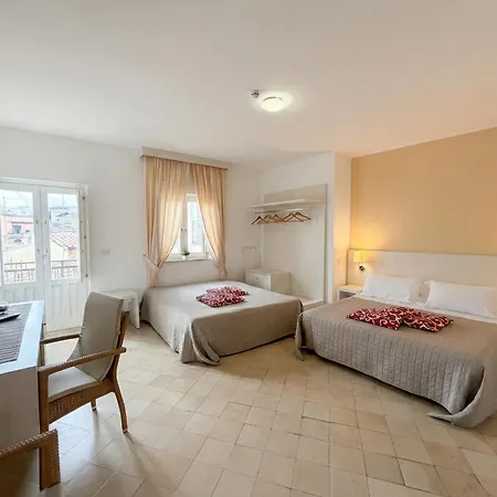 Ortigia Mastrarua Pensionat 3*